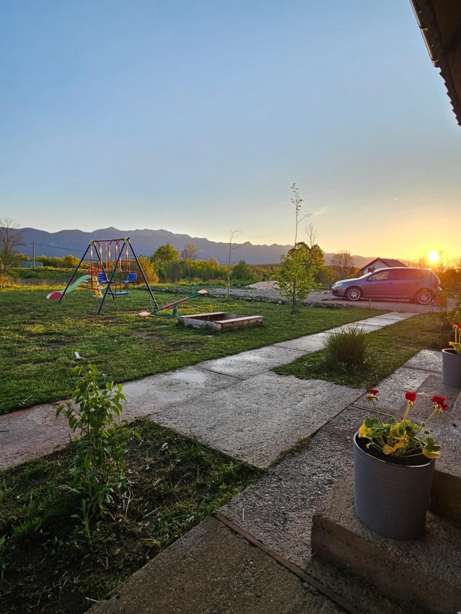 Вилла Ruralna Kuca Za Odmor Lika Lovinac  Экстерьер фото