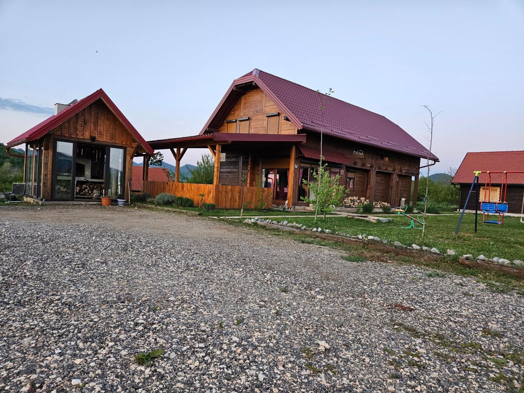 Вилла Ruralna Kuca Za Odmor Lika Lovinac  Экстерьер фото
