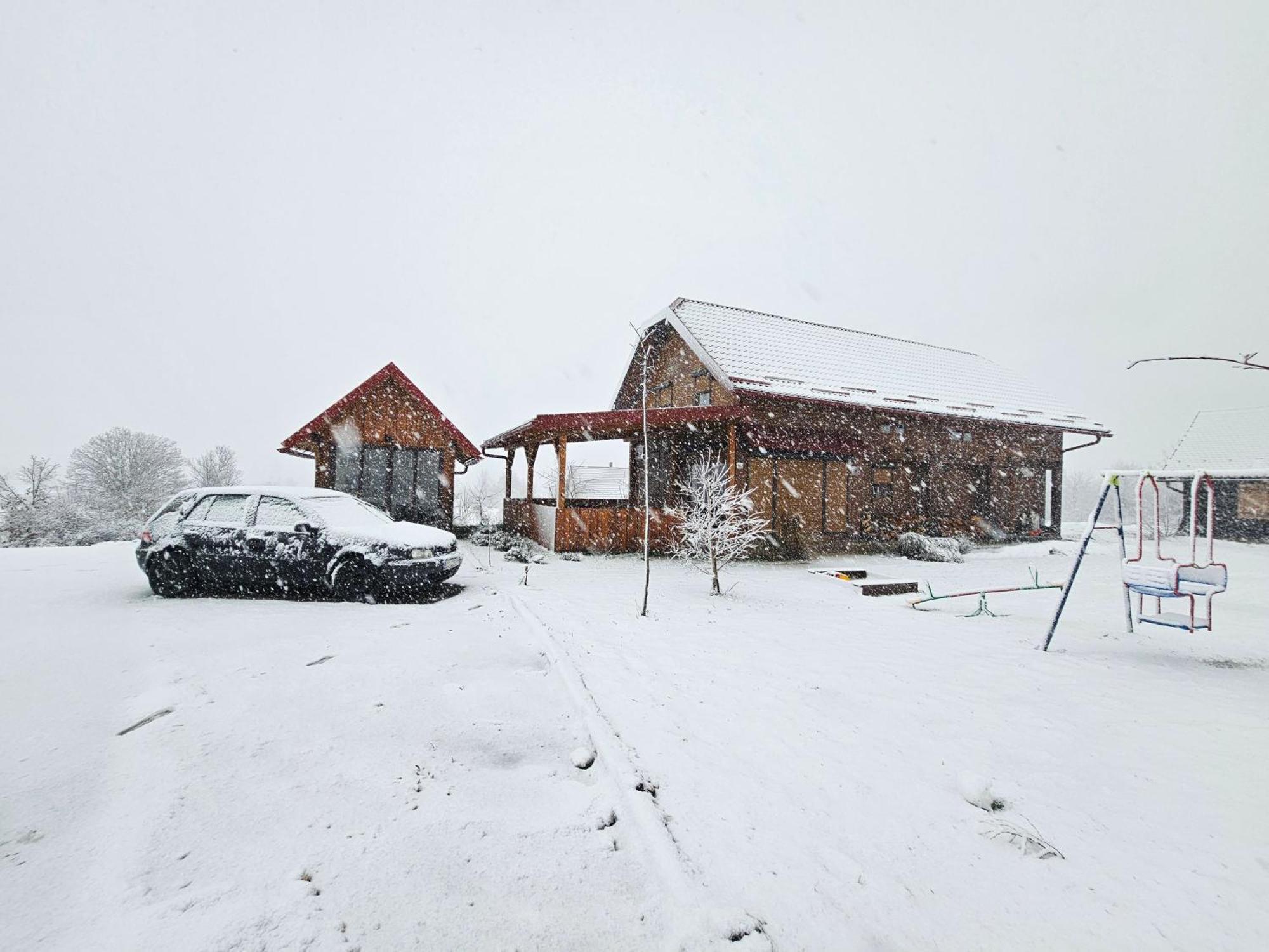 Вилла Ruralna Kuca Za Odmor Lika Lovinac  Экстерьер фото