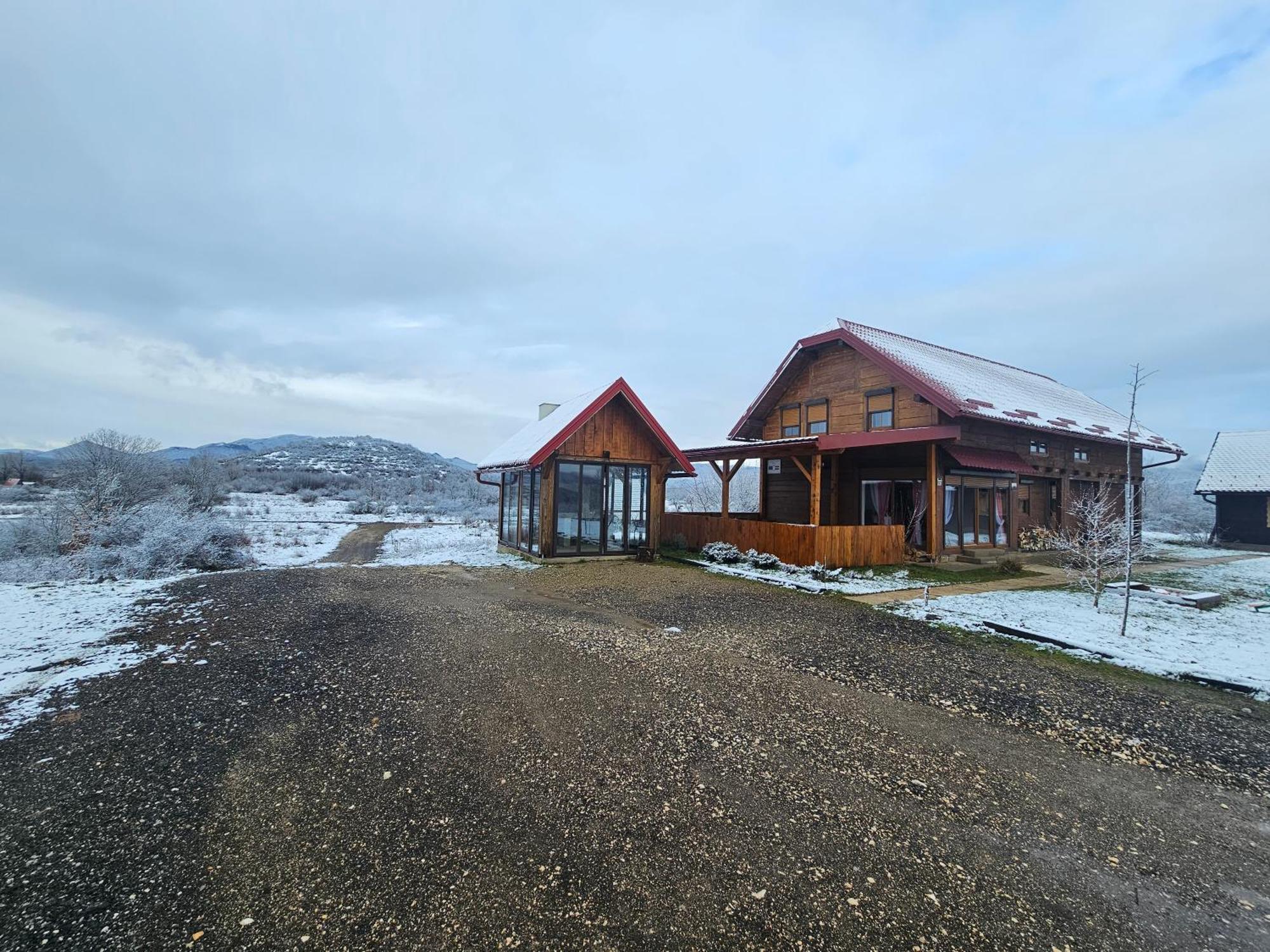 Вилла Ruralna Kuca Za Odmor Lika Lovinac  Экстерьер фото