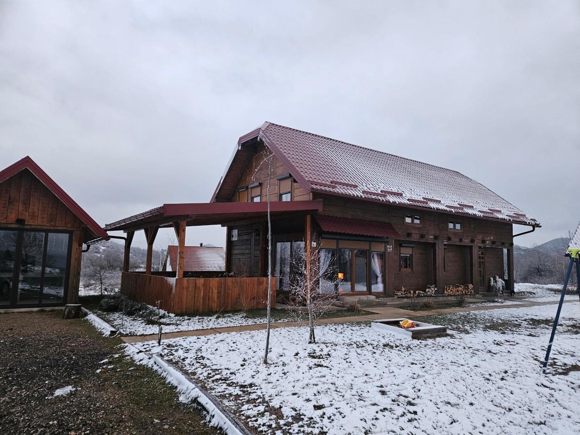 Вилла Ruralna Kuca Za Odmor Lika Lovinac  Экстерьер фото