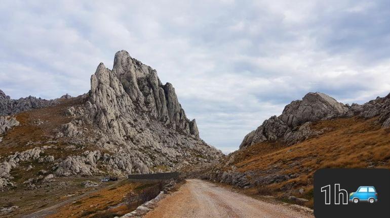 Вилла Ruralna Kuca Za Odmor Lika Lovinac  Экстерьер фото