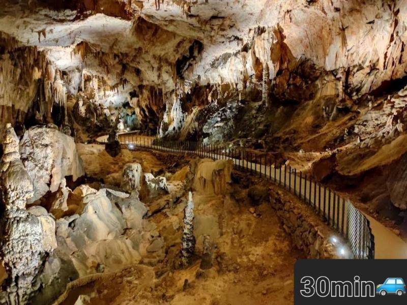 Вилла Ruralna Kuca Za Odmor Lika Lovinac  Экстерьер фото